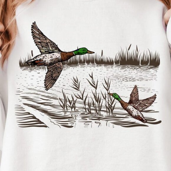 Retro Mallard Ducks Fall Sweatshirt, 90s Waterfowl Duck Outfit, Vintage Duck - Picture 2 of 5